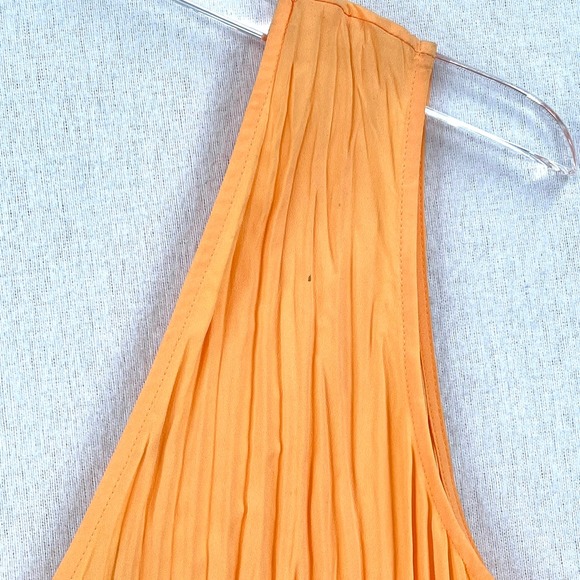 VINCE  Shirt Womens Medium Orange Pleated Sleeveless V-neck Shell Top - Picture 11 of 16